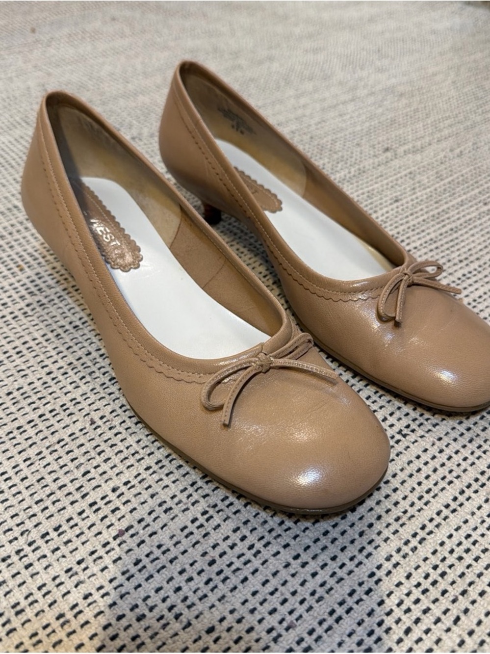 Nine West Nude Bow Round-Toe Kitten Heel Pumps